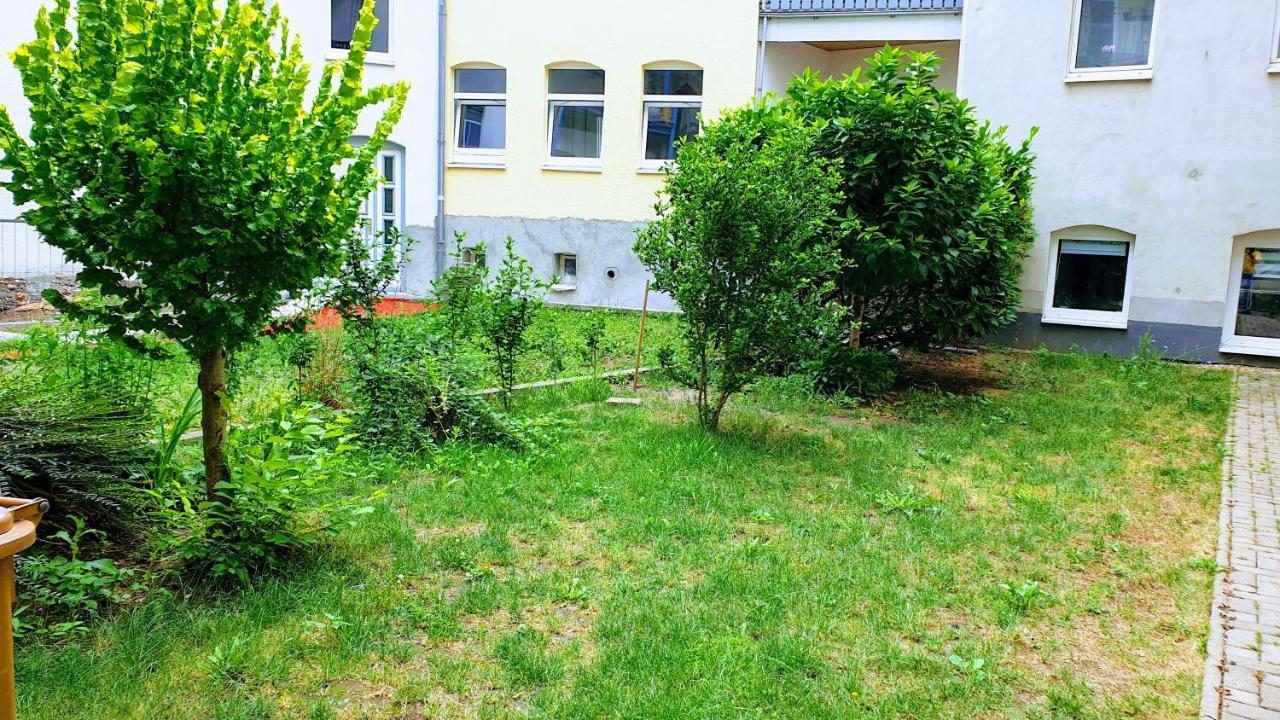 Budget Rooms In Halle With Shared Bathroom, Free Wifi, Netflix & Ipad Eksteriør bilde